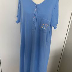 Nightdress, size 10-12 New