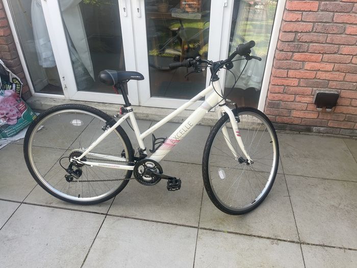 Lady Bike Bicykle Apollo Halfords
