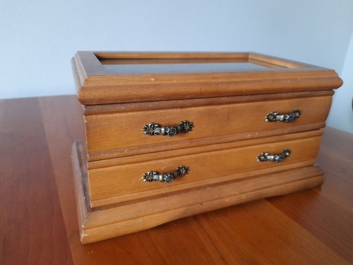 Wooden jewellery box with metal handles