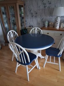 table and chairs