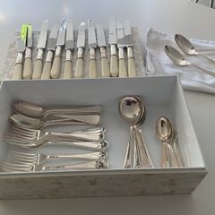 Paul Costello and Newbridge 44 pce cutlery set