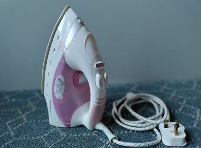 Morphy Richards Steam Iron