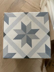 Floor tiles
