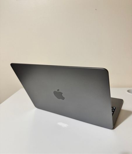 Macbook Air M2 2024 | 16gb | Like New