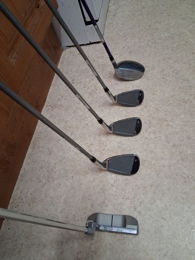 Golf Clubs. Set Of US Kids Left Handed Golf Clubs For 9 To 10 Years In Very Good Condition.  Collect In Dublin Or Receive Via Post.