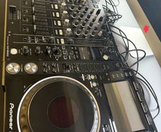 Pioneer Dj Cdj-2000nxs2 & Djm-900nxs2 Setup