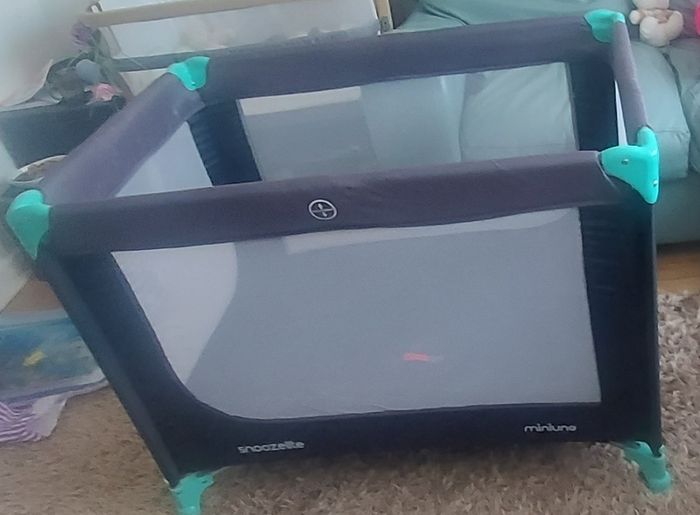 Miniuno travel cot like new