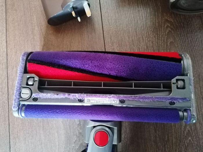 Dyson v8