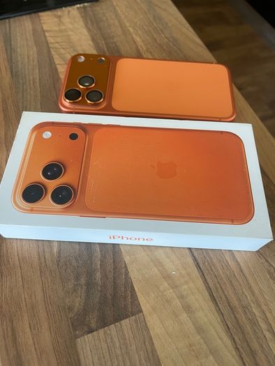 Pristine iPhone 17 Pro Max 256GB | 99% Battery | 2x Genuine Cases + Camera Protection