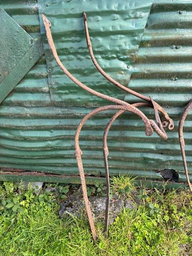 Set of 4 old trap springs