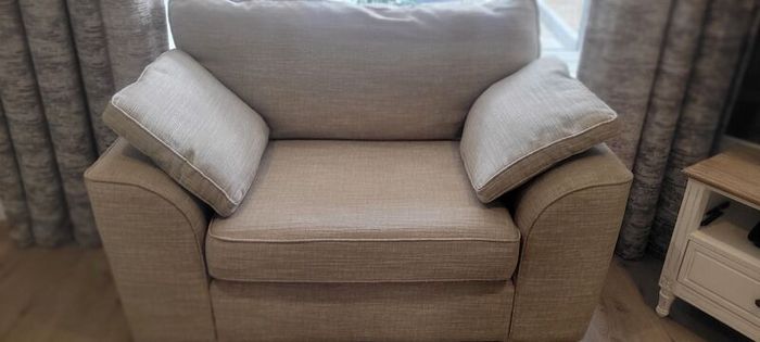 Snuggler chair