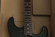 Electric Guitar Stratocaster Mooer GTRS Standard 900 W  Electric Guitar with Integrated GTRS Intelligent multi effects Process System and Wireless Transmitter