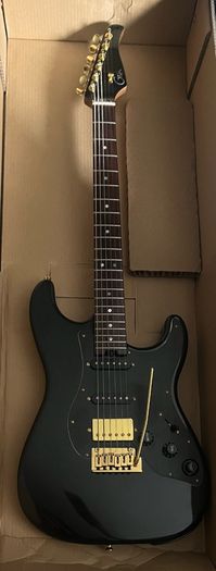 Electric Guitar Stratocaster Mooer GTRS Standard 900 W  Electric Guitar with Integrated GTRS Intelligent multi effects Process System and Wireless Transmitter