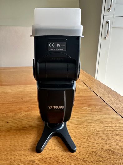 Yongnuo universal speed light