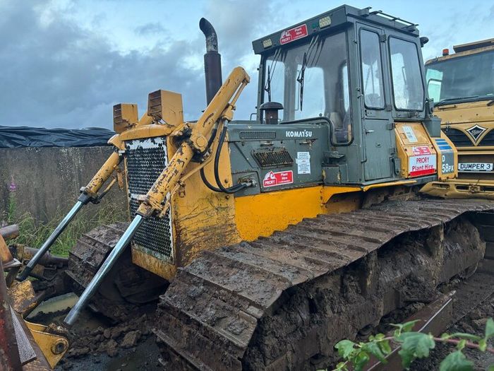 Komatsu dozer / digger