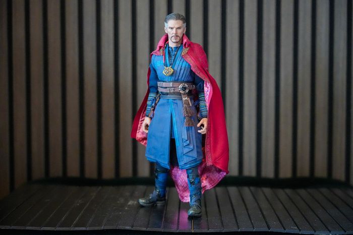 Hot Toys Doctor Strange - Spider-Man: No Way Home  1/6 Scale MMS629