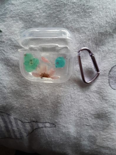 Earbuds/airpods cases