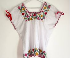 Mexican floral embroidery blouse size small medium