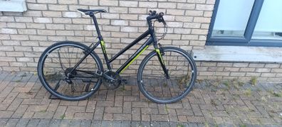 Ladies hybrid bike
