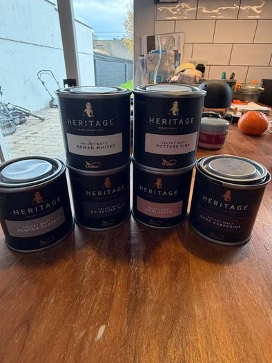 Paint testers Farrow and Ball Little Green