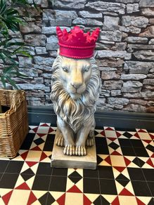 lion statue