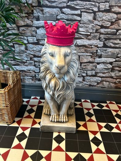 lion statue