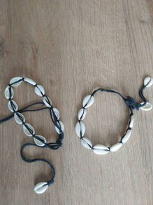 2 shell bracelets