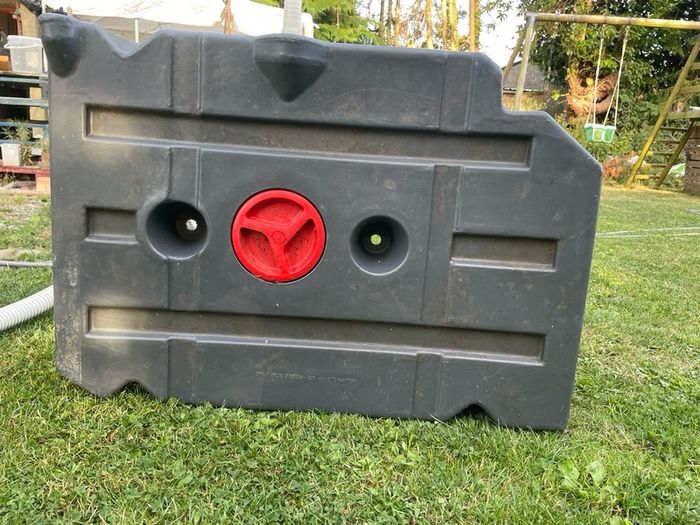 Underbody water storage for Camper
