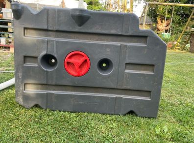 Underbody water storage for Camper