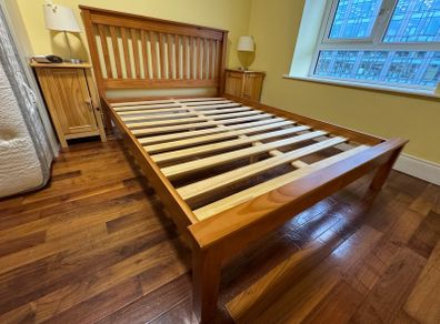 Double bed frame