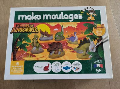 Dinosaur figurines plaster molding
