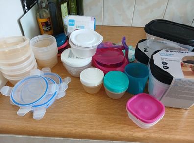baby weaning pots, tupperware