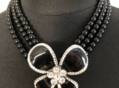 pearl necklace