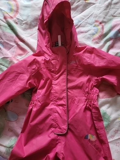 Gelert kids waterproof rain suit. Pink. 12-18 months