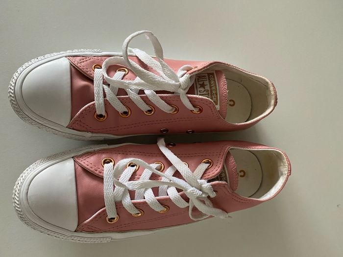 Converse - ladies blush leather size 4