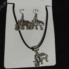 elephant necklace
