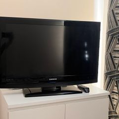 Samsung 32" LCD Tv