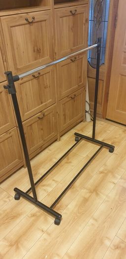 clothes rail