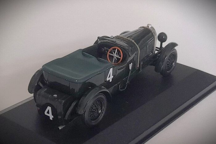 Diecast Model Le Mans Winning Bentley - IXO 1:43
