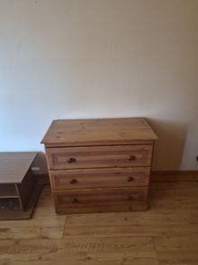 chest of drawers