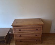 chest of drawers