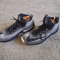 Men's Nike AirMax Infuriate Basketball Shoes