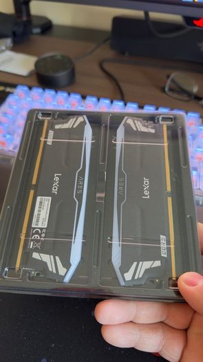 Lexar 32G kit ddr5 6400 rgb RAM