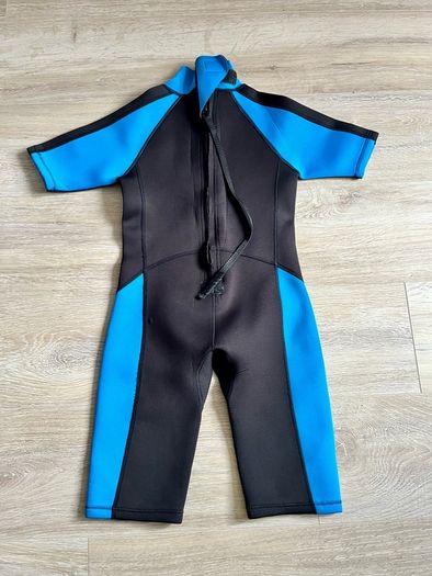 Dunnes kids wetsuit 9/10