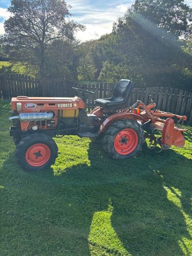 Kubota B7100 Compact Tractor