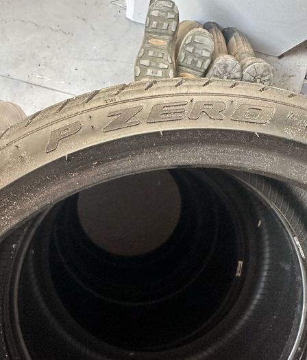4x Pirelli P zero's 2x 305/30/19s XL 235/35/19s XL