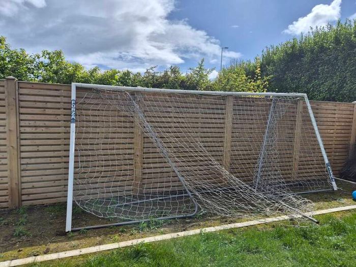 Goal (16ft x 7ft) with net