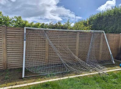 Goal (16ft x 7ft) with net