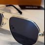 Lv sunglasses Image 2