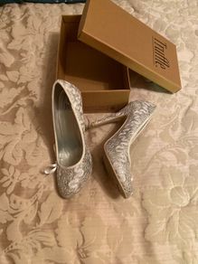womens shoes Size 6